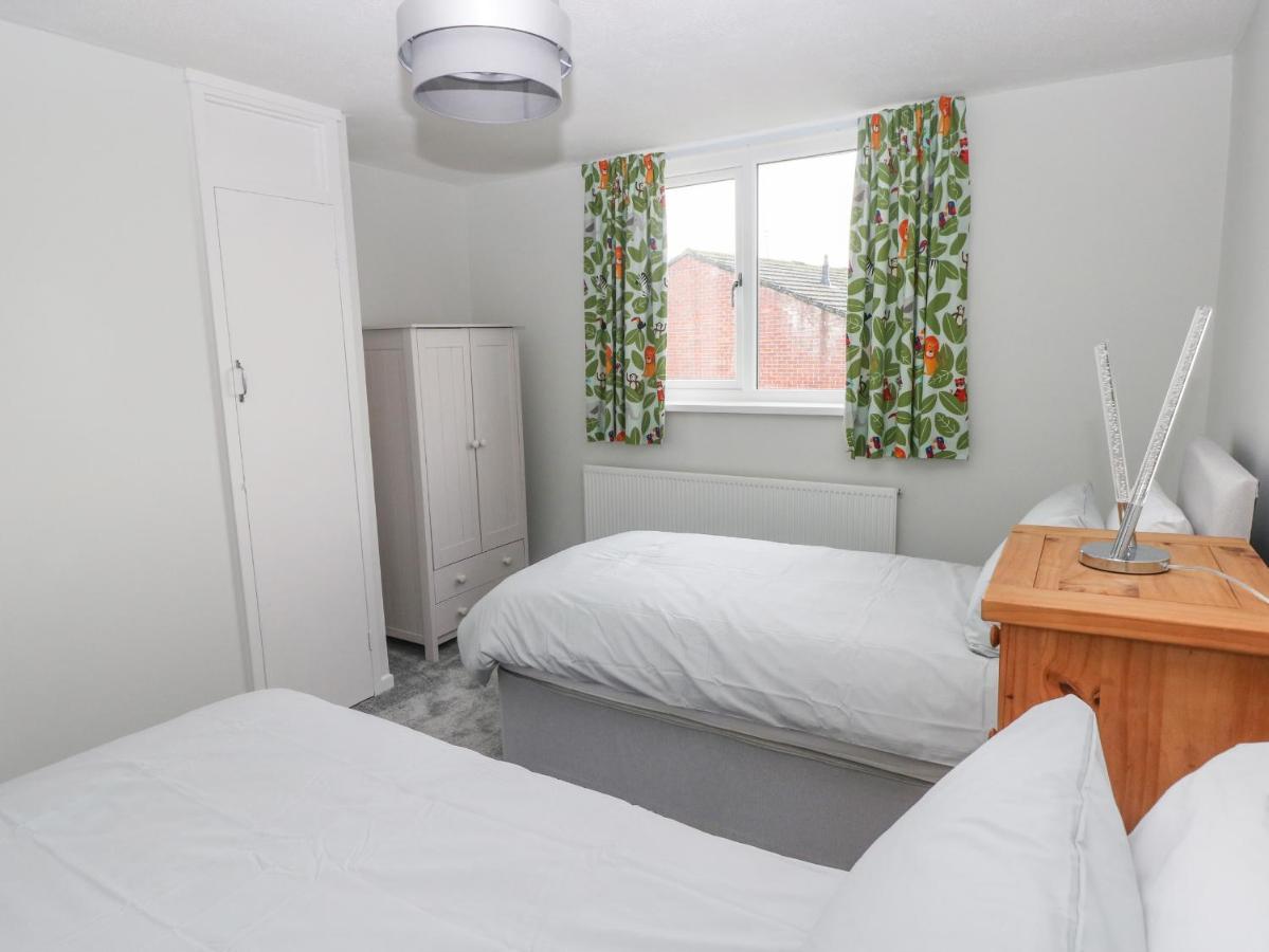 21 Sandfield Road Villa Burry Port Luaran gambar