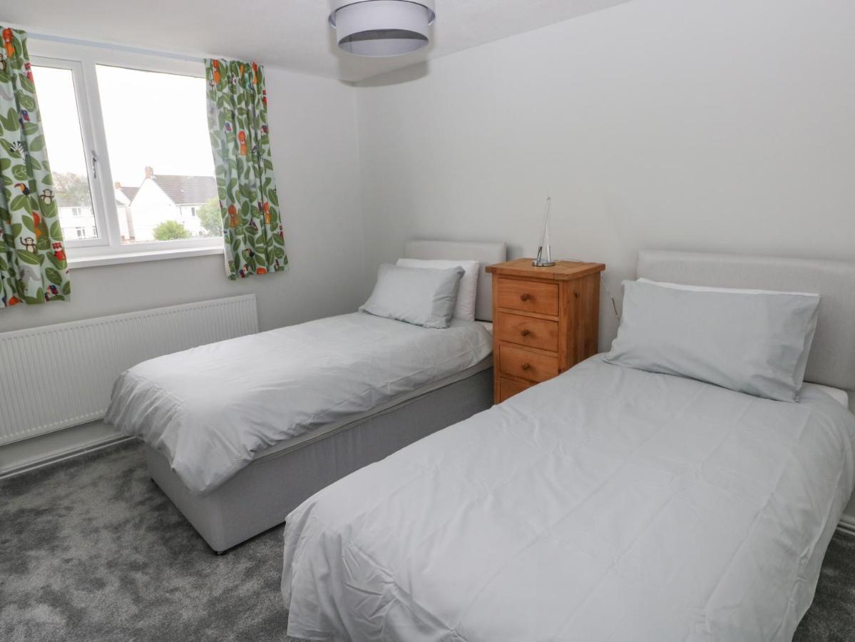21 Sandfield Road Villa Burry Port Luaran gambar